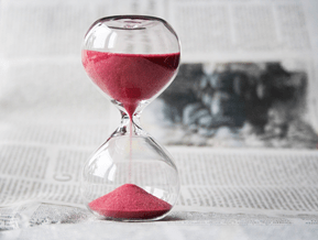 Reloj de arena para coordinación del día de la boda