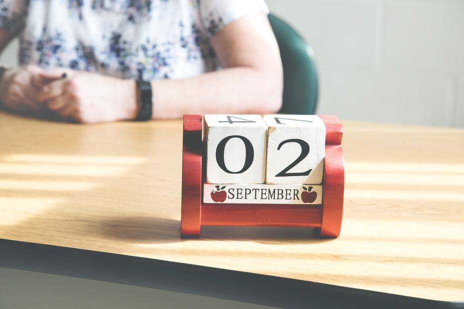 Calendario mesa. 
LOS 7 PASOS QUE DEBES DAR PARA APLAZAR TU BODA